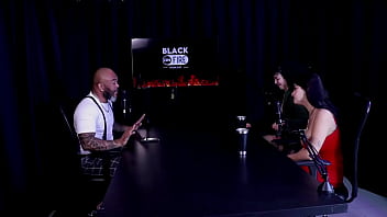 Safada faz uma dança sensual após dizer que sempre trabalhou com arte faroraf & emilly lima watch sheer red