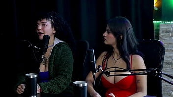 Safada faz uma dança sensual após dizer que sempre trabalhou com arte faroraf & emilly lima watch sheer red