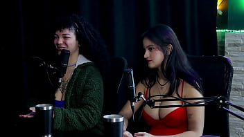 Safada faz uma dança sensual após dizer que sempre trabalhou com arte faroraf & emilly lima watch sheer red