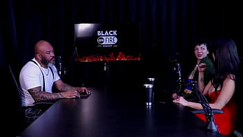 Safada faz uma dança sensual após dizer que sempre trabalhou com arte faroraf & emilly lima watch sheer red