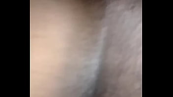 Ele me fode em sei estúdio como se eu fosse puta