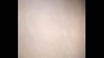 Ele me fode em sei estúdio como se eu fosse puta