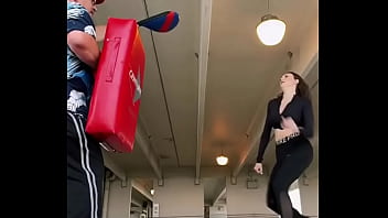 Mallas chica entrena chica alta tacones