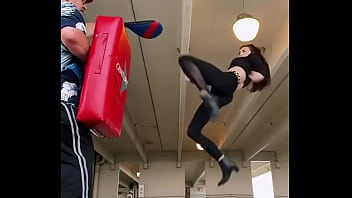 Mallas chica entrena chica alta tacones