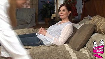 Girls having fun 1023