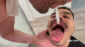 Hombre Casado Me Folla En Su Oficina Parte 2 thumbnail