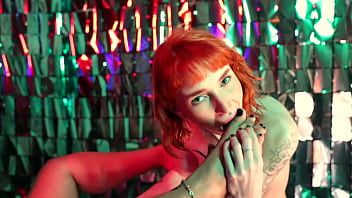 Foot fetish & piss play