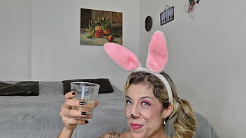 Sexy harley quinn easter bunny cosplay fisting ass and pussy and drinking piss