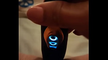 Mira como suena el satisfyer en mi coño Mira como suena el satisfyer en mi coño