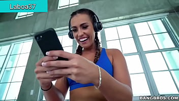 Kelsi monroe compares the actual size of his penis to the photos on his phone to see if they are photoshop p