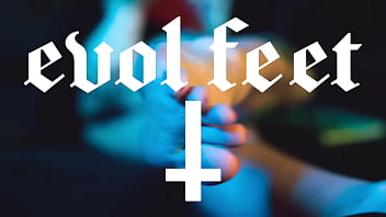 Talking dirty and sucking my toes