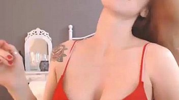 Gorgeous redhead loves to play her pussy