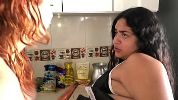 Le folla el coño a mi hermanastro con mi gran consolador