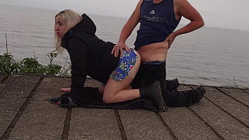 Blonde fucks on the beach with a stranger