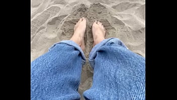 Chilean’s feet on the sand