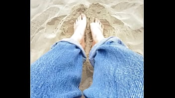 Chilean’s feet on the sand