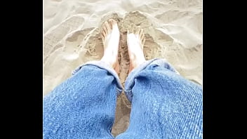 Chilean’s feet on the sand