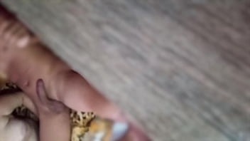 Beijando e fodendo com amante na frente do corno manso