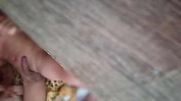 Beijando e fodendo com amante na frente do corno manso