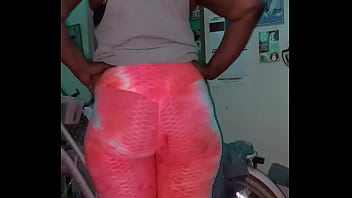 Big booty gape granny built like a stallion