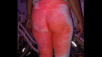 Big booty gape granny built like a stallion