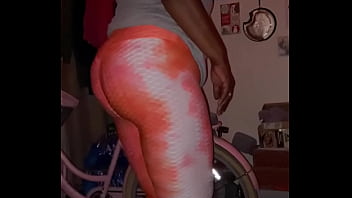 Big booty gape granny built like a stallion