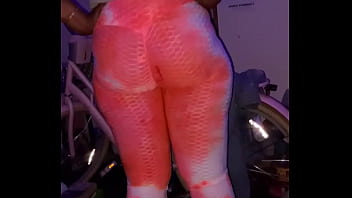 Big booty gape granny built like a stallion