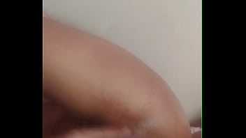 Rica acabada en la panocha de mi esposa que rico saca leche esa cuca