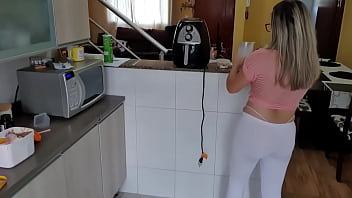 Peitos naturais loira putinha