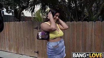 Bang bus nola bell Bang bus nola bell