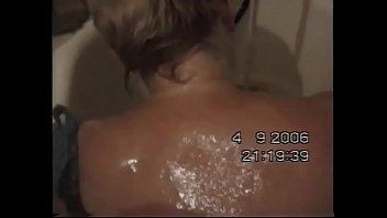 в ванной купаюсь