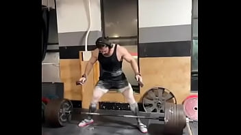 Menacing vegan cunt strokes black 800lb rod