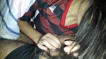 Menina chupando enorme