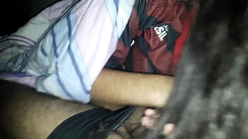 Menina chupando enorme