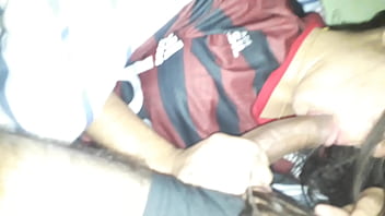 Menina chupando enorme