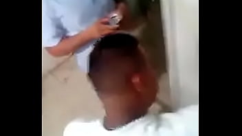 Culiando en el baño del estadero