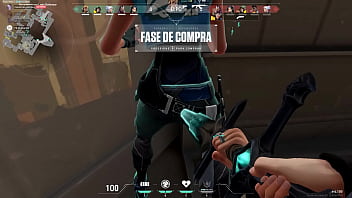 Comendo maciel com uma espada