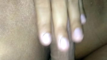 แหกหีเธอเลียเม็ดแตดแล้วเย็ดจนแตดแฉะ