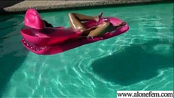 Solo girl masturbates using all kind of toys missy maze clip 01