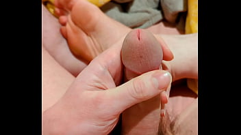 Bigdickduder playing with big wet cock in bed