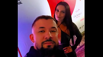 Pau grosso destruindo buceta apertada da putinha no sofá