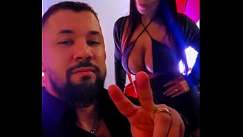 Pau grosso destruindo buceta apertada da putinha no sofá