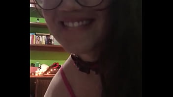 Nina Chupando O Pau Do Garoto Sarado thumbnail