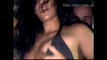 Comendo buceta no baile funk