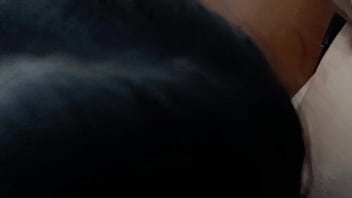 Me modela su traje de baño antes de cogermela