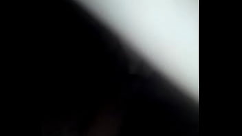 Se deja tocar gime de placer