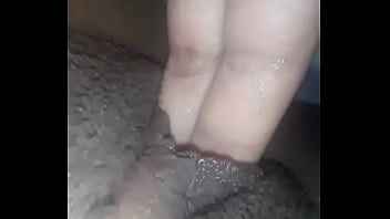 Se deja tocar gime de placer