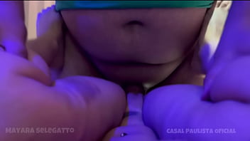 Minha primeira cena de sexo foi com o gordinho sp