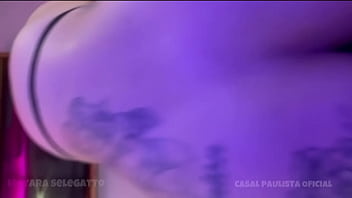 Minha primeira cena de sexo foi com o gordinho sp