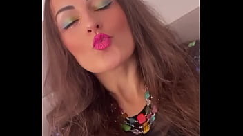 Quand je sais pas quelles couleurs choisir bah je les mets toutes gros bisous